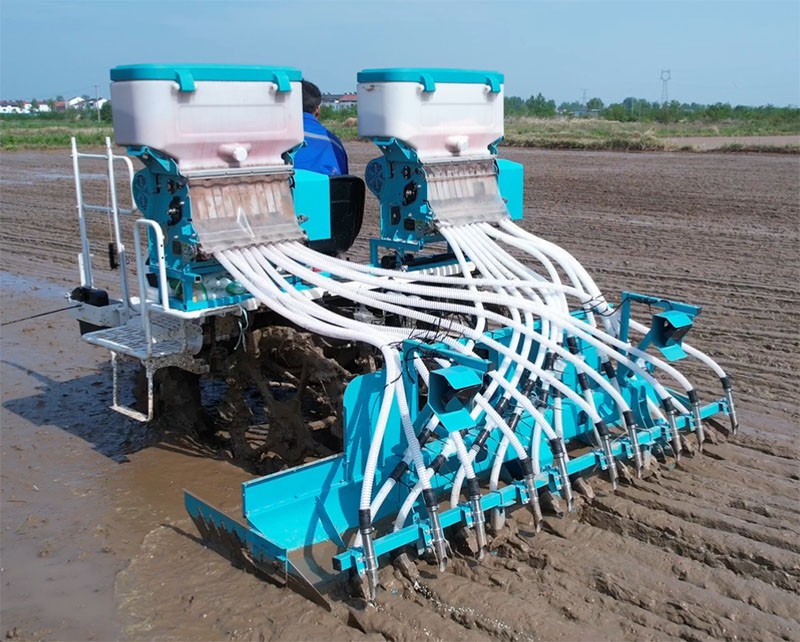 An application scenario or product detail of rice seeder - Image 2