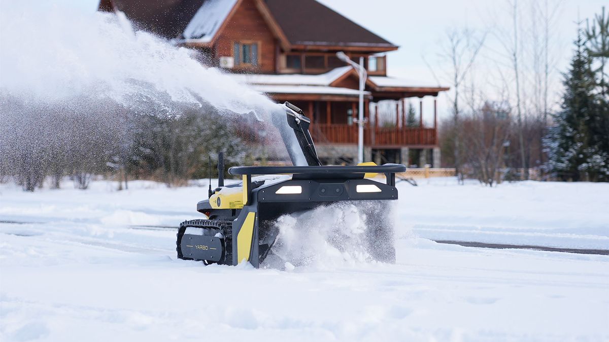 An application scenario or product detail of robot snowblower - Image 5