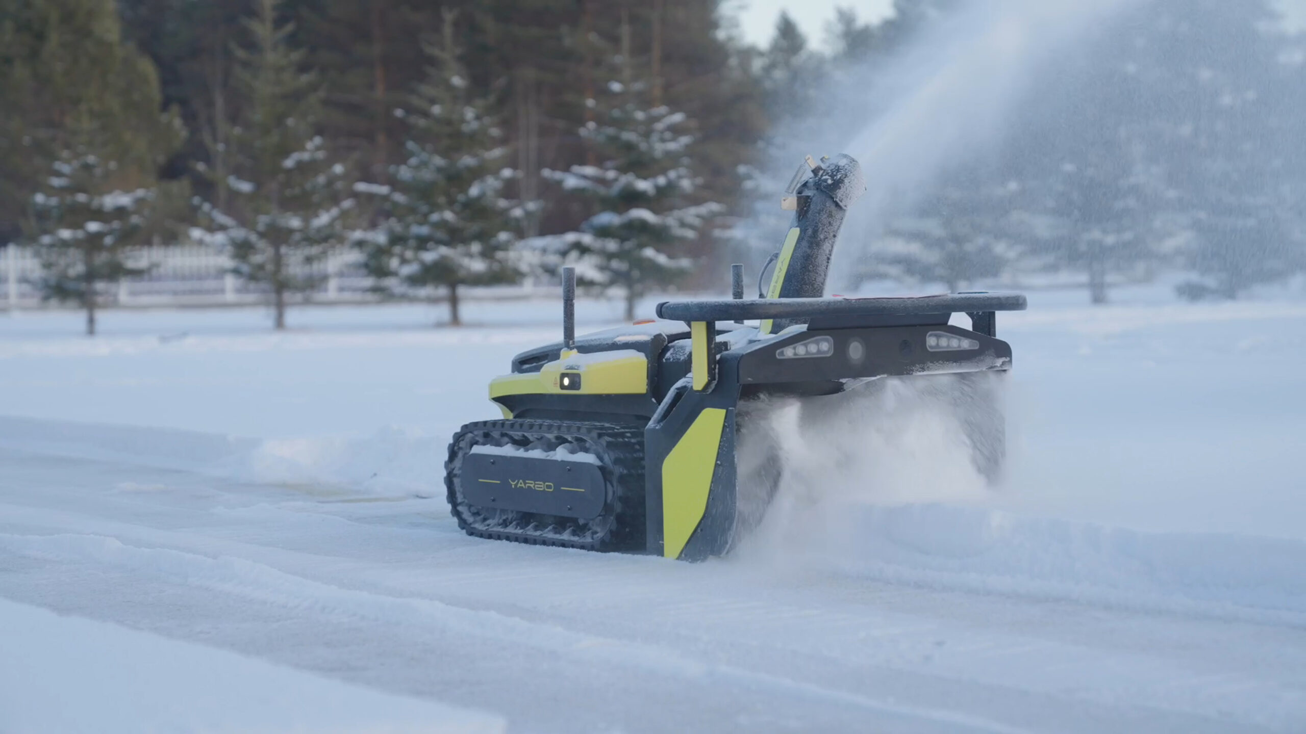 An application scenario or product detail of robot snowblower - Image 9