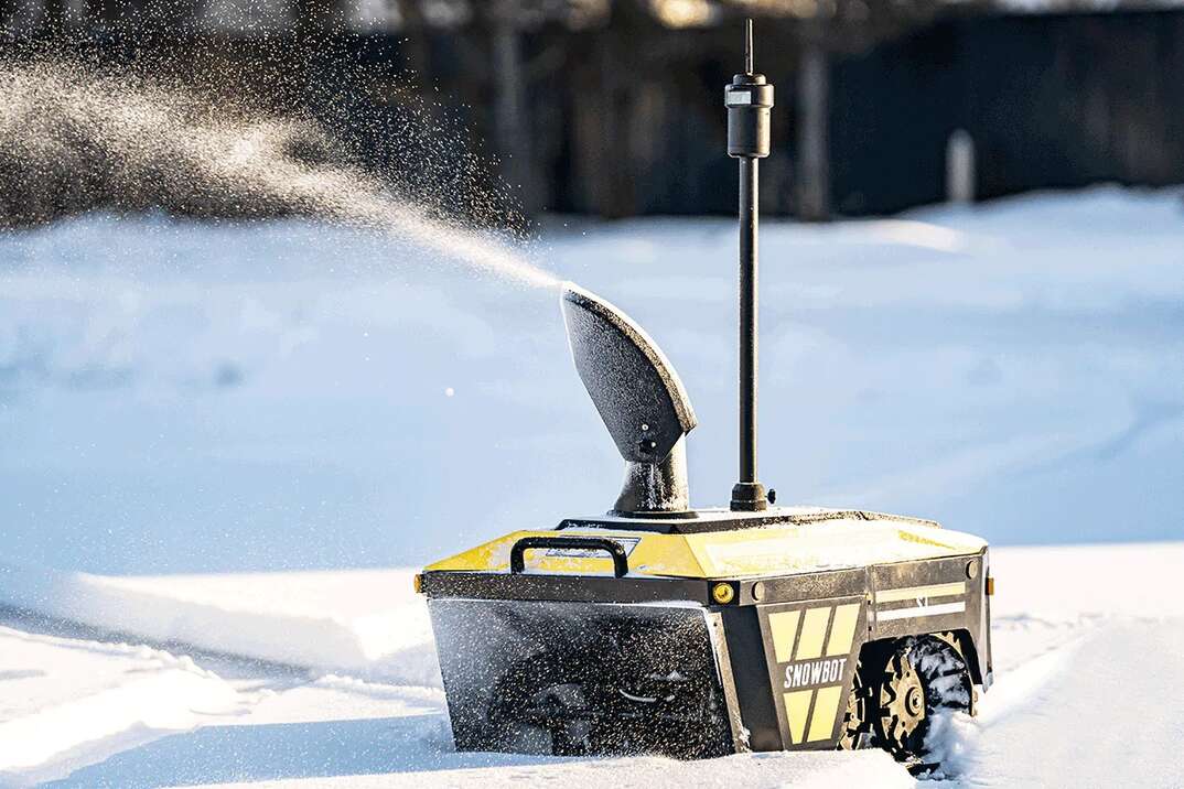 An application scenario or product detail of robot snowblower - Image 17