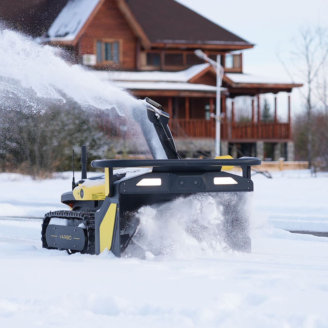 An application scenario or product detail of robotic snow blower - Image 5