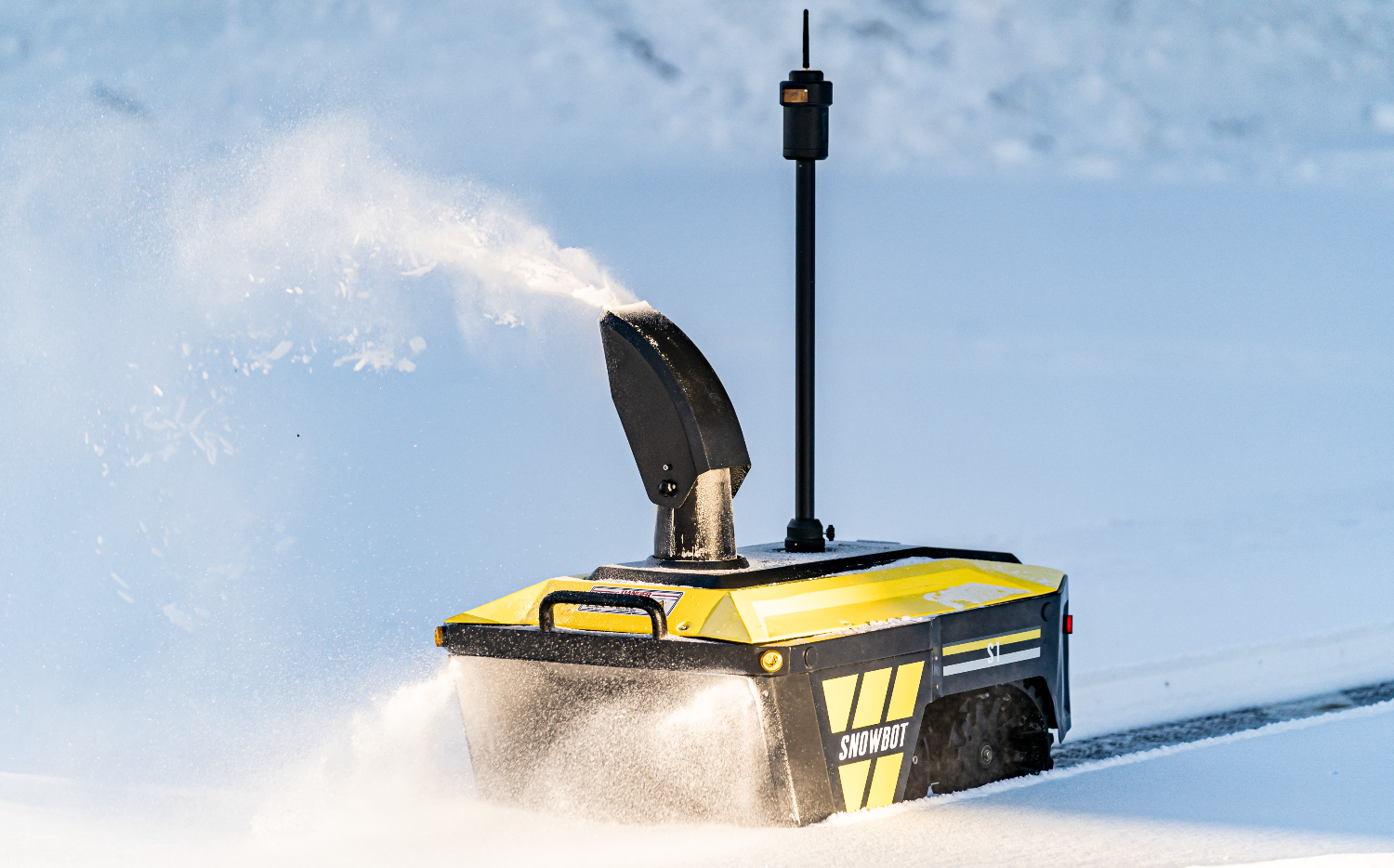 An application scenario or product detail of robotic snow blower - Image 11