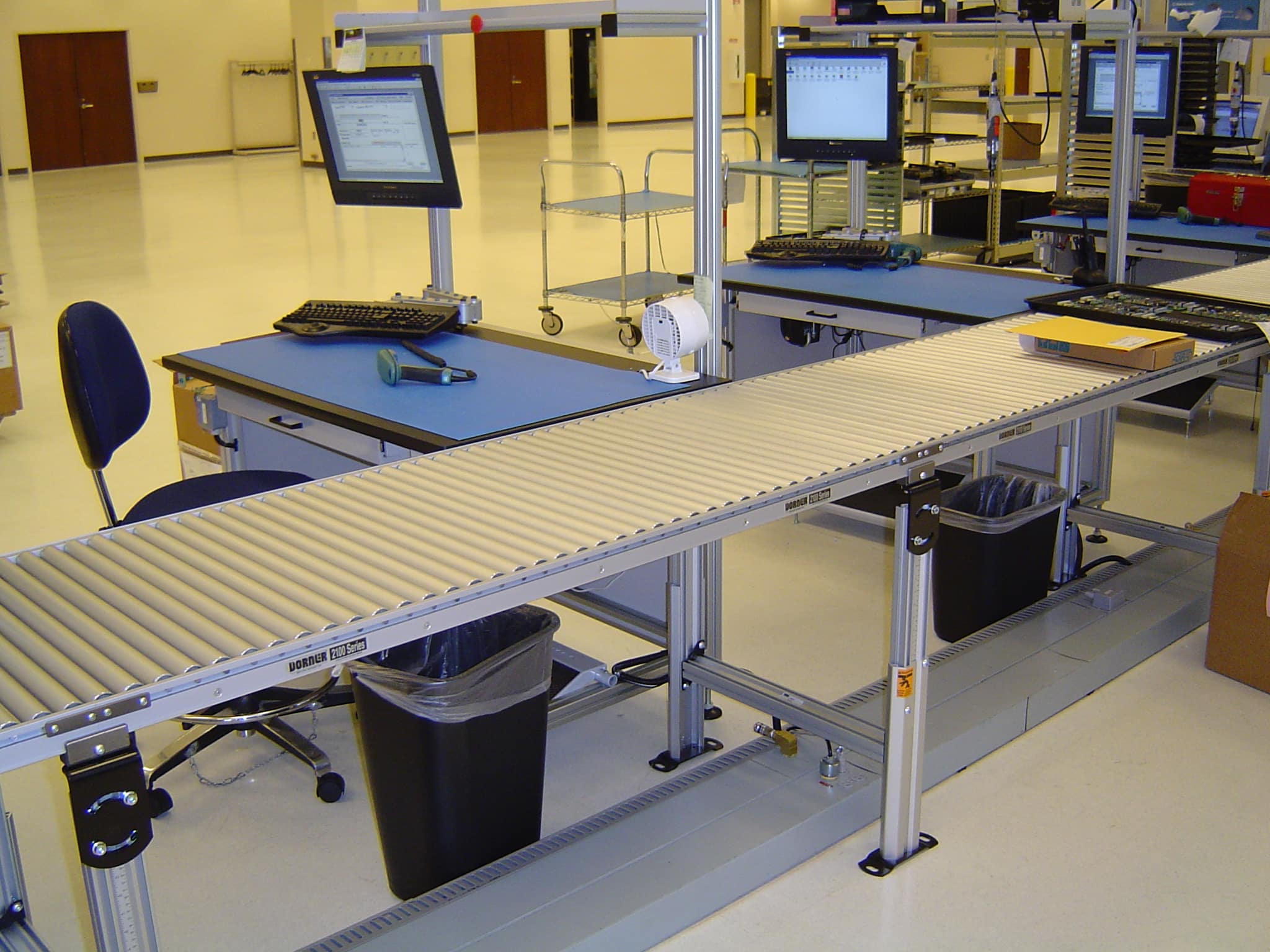 An application scenario or product detail of roller conveyors - Image 12
