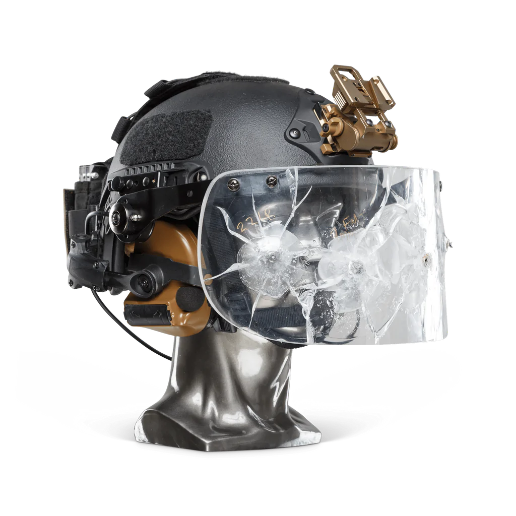 An application scenario or product detail of roller helmet with full face shield - Image 21