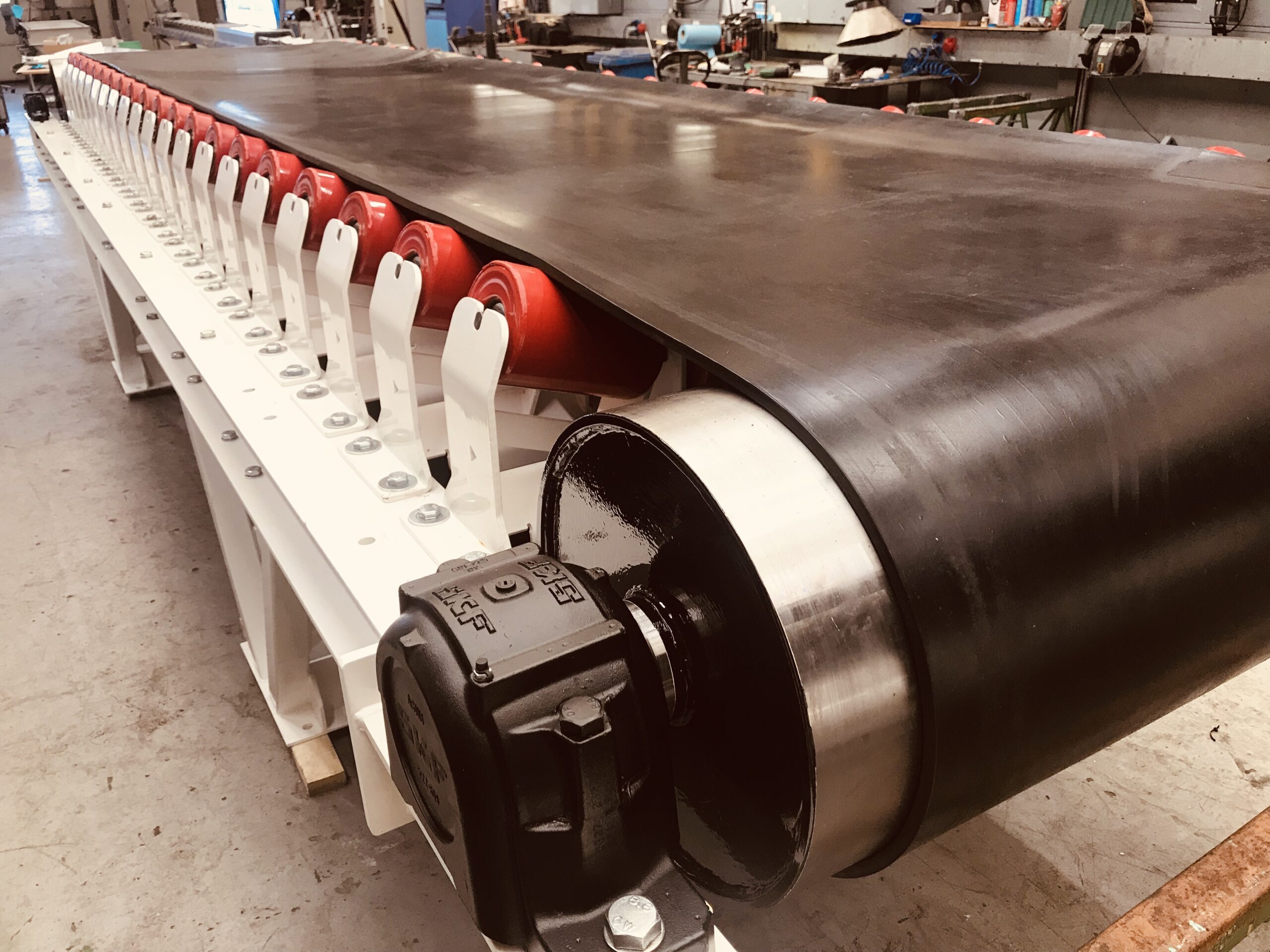 An application scenario or product detail of rolling belt conveyor - Image 16