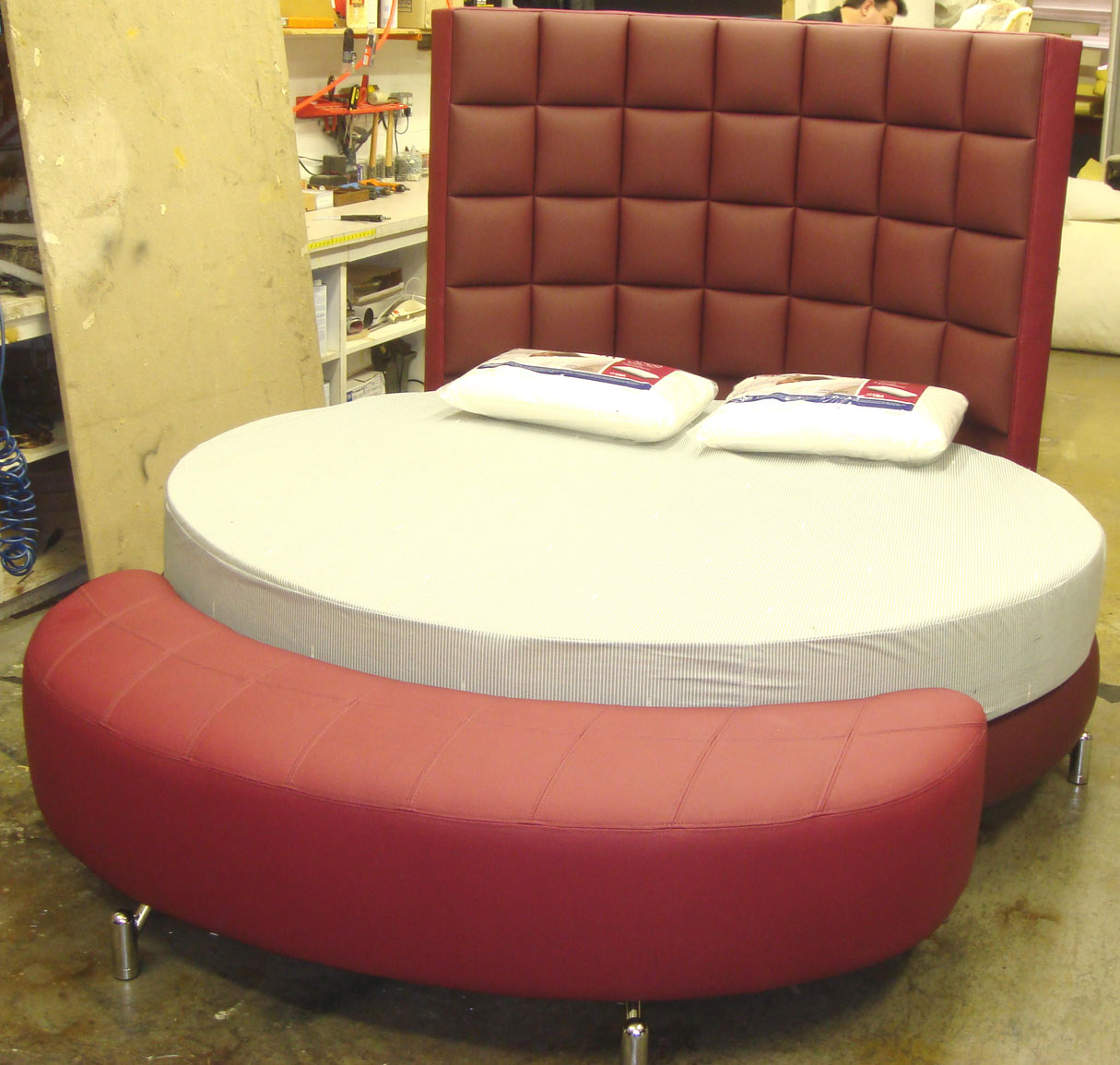 An application scenario or product detail of round mattress - Image 11