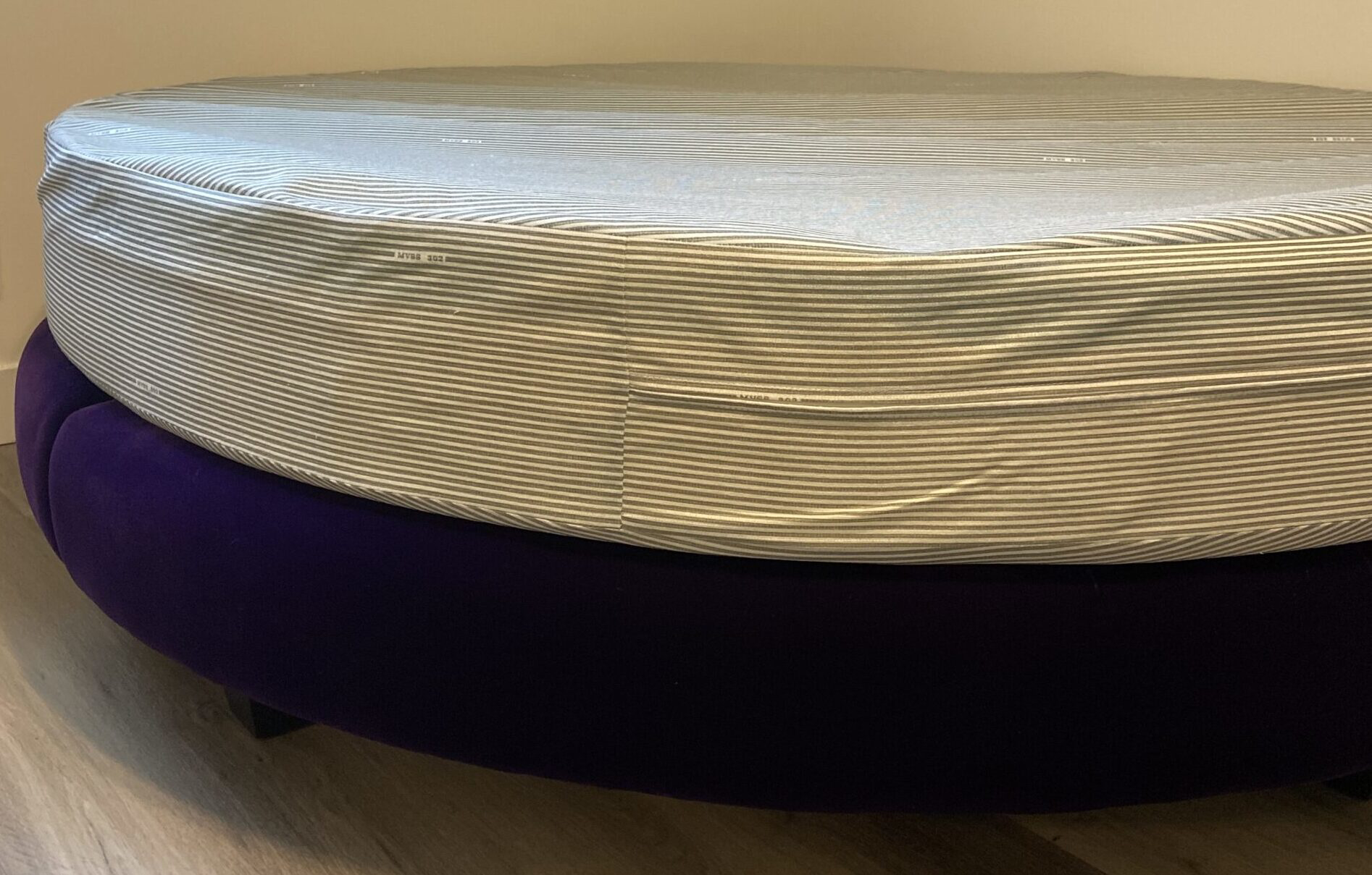 An application scenario or product detail of round mattress - Image 16