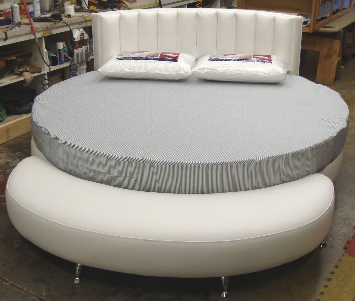 Featured image for the round mattress guide