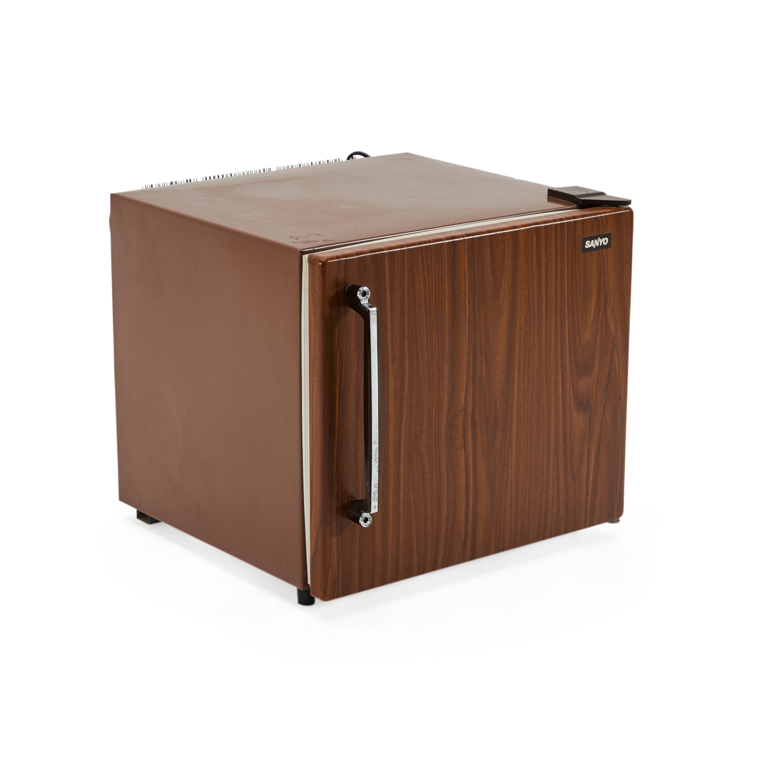 An application scenario or product detail of sanyo mini fridge - Image 5