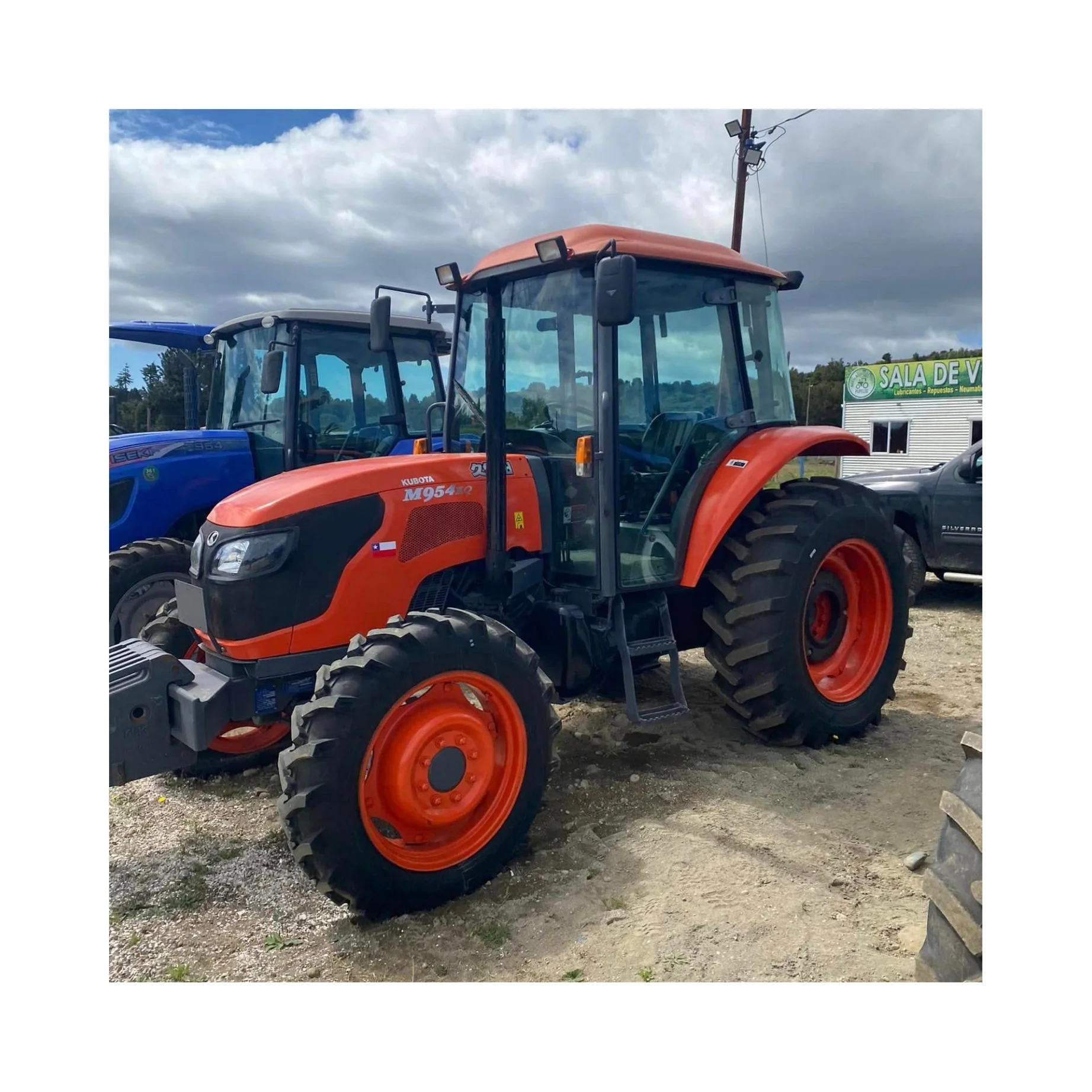 An application scenario or product detail of second hand kubota tractor - Image 3