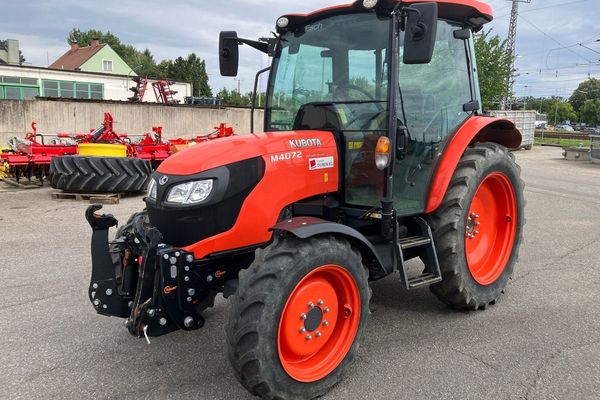 An application scenario or product detail of second hand kubota tractor - Image 12