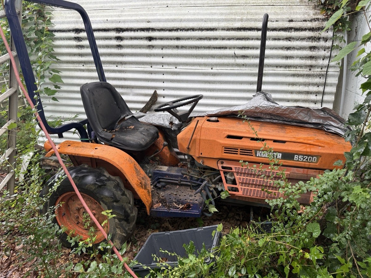 An application scenario or product detail of second hand kubota tractor - Image 18