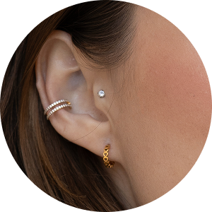 An application scenario or product detail of self piercing earrings - Image 18