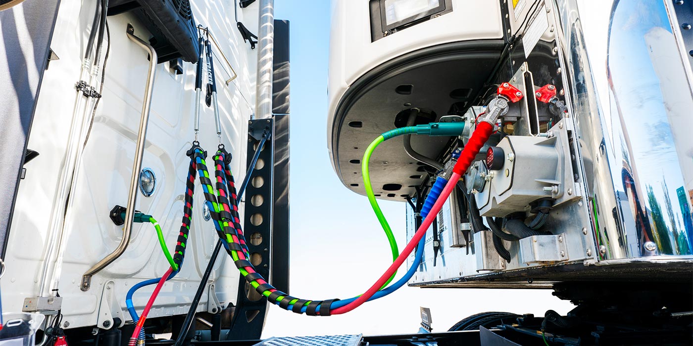 An application scenario or product detail of semi truck electrical connectors - Image 11