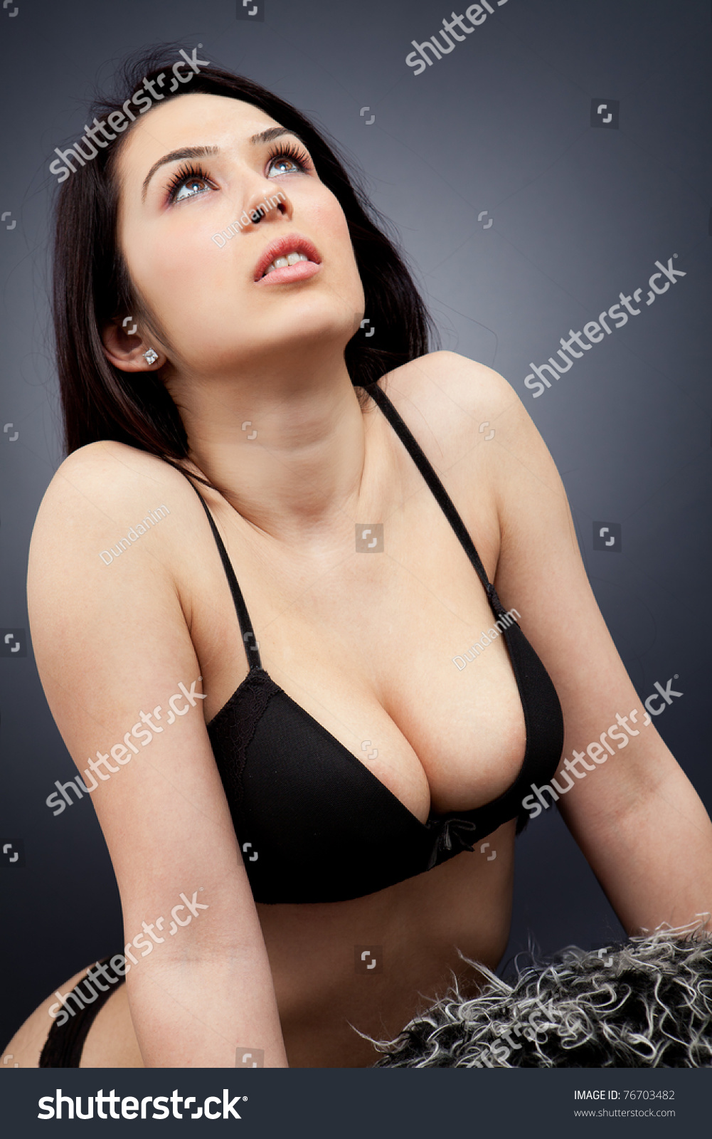 An application scenario or product detail of sexy clevage - Image 9