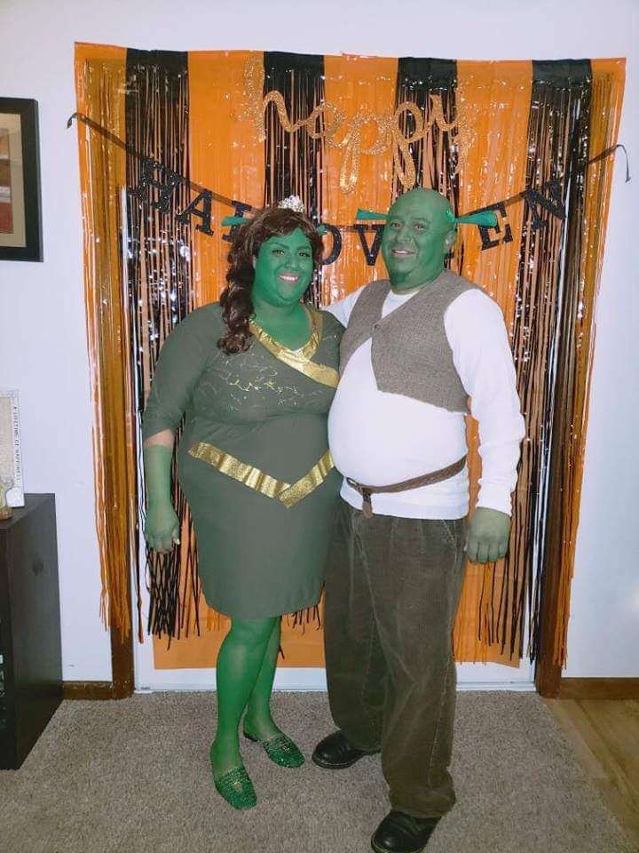 An application scenario or product detail of shrek and fiona costumes - Image 9