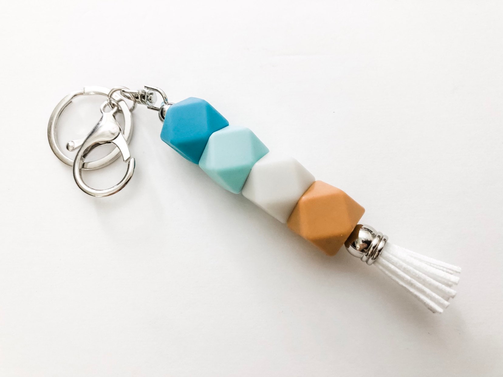 An application scenario or product detail of silicone keychain - Image 10