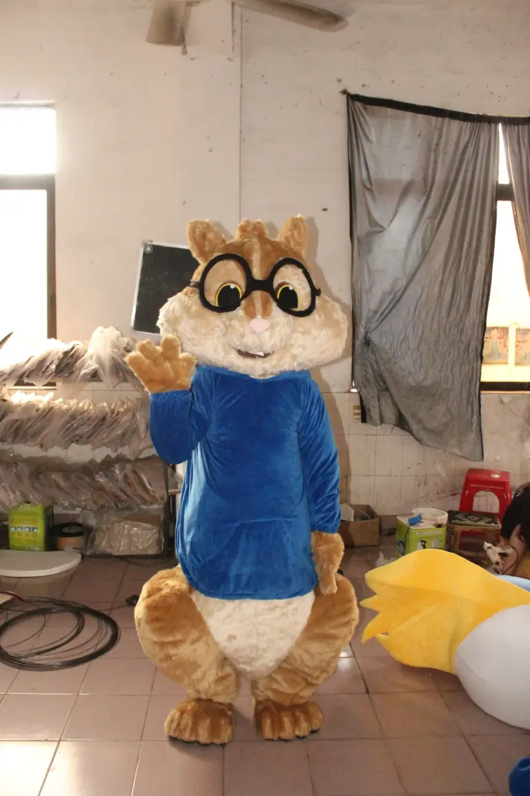 Featured image for the simon chipmunk costume guide