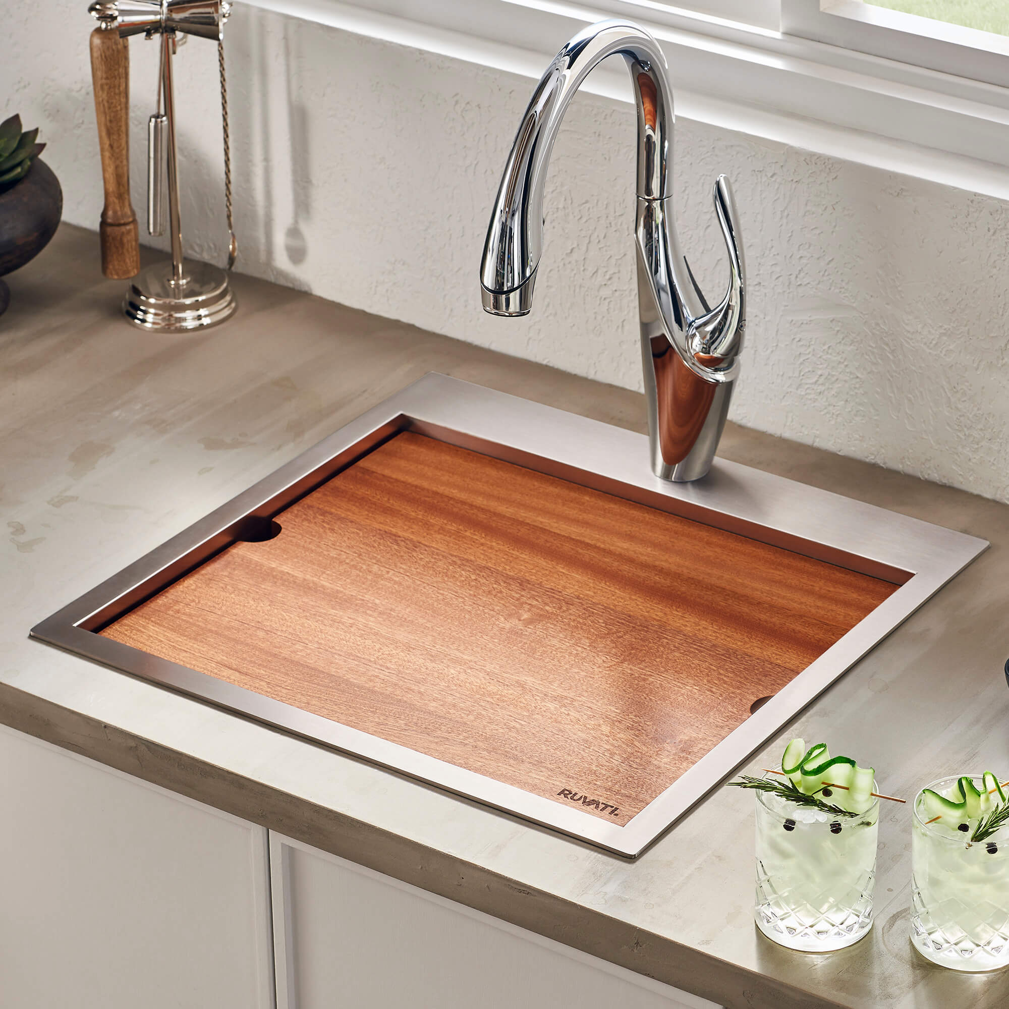 An application scenario or product detail of small sink rv for sale - Image 12