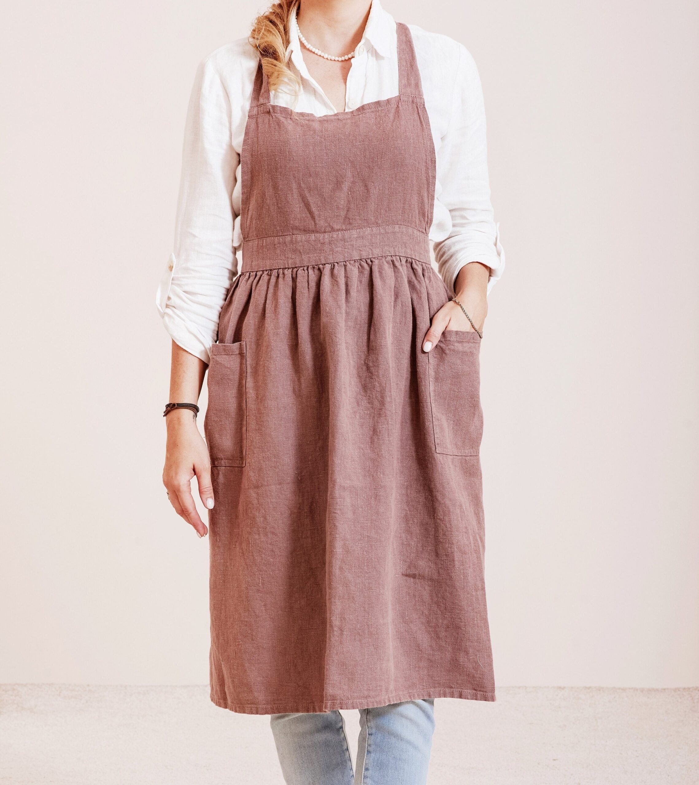 An application scenario or product detail of smock apron plus size - Image 21