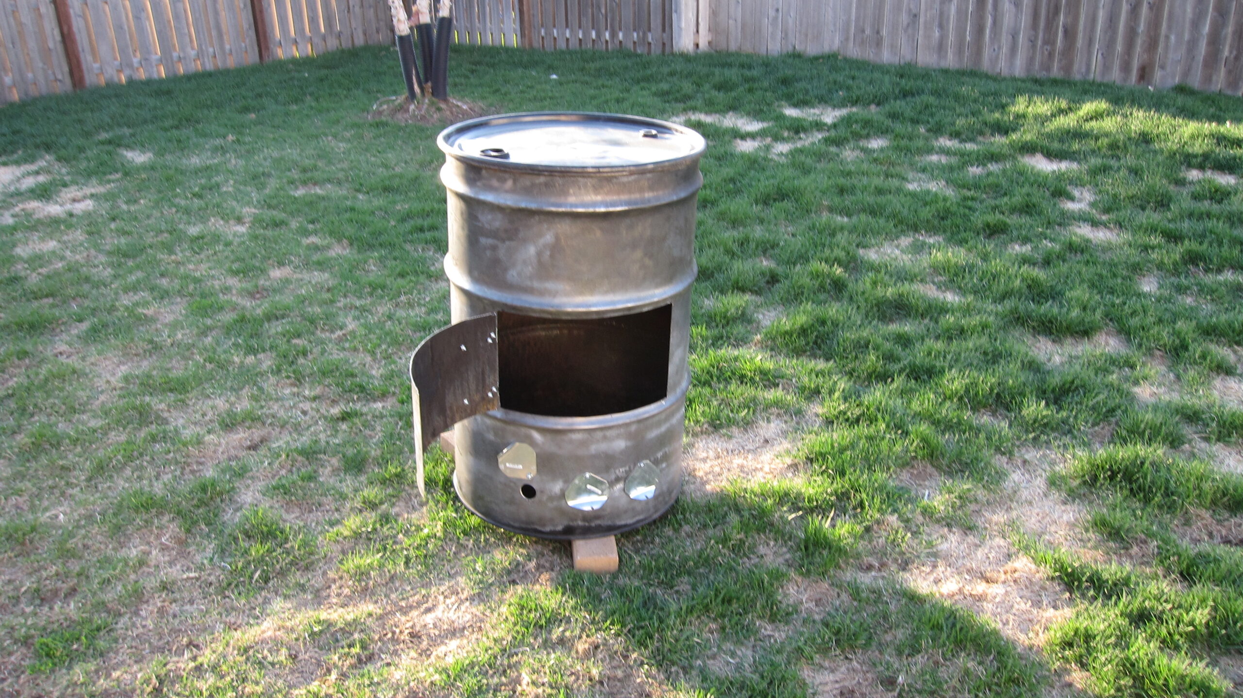 An application scenario or product detail of smoker 55 gallon drum - Image 5