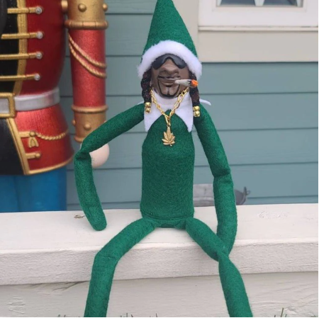 An application scenario or product detail of snoop dogg elf - Image 12