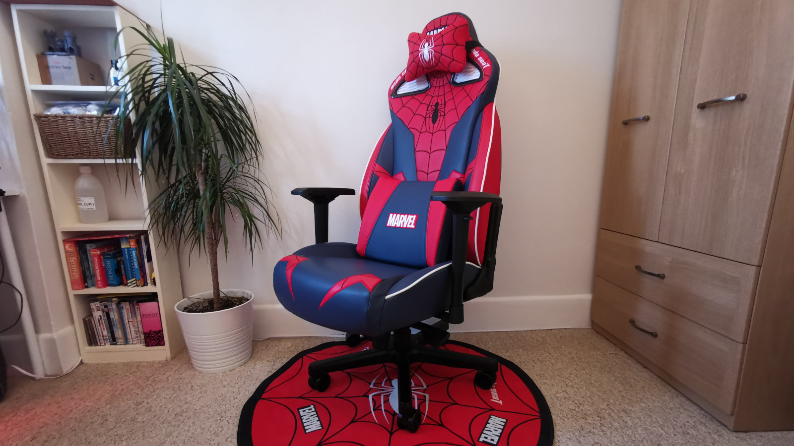 An application scenario or product detail of spiderman gaming chair - Image 6