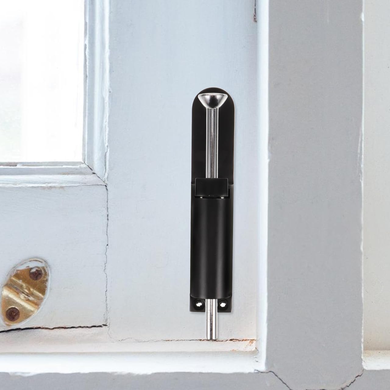 An application scenario or product detail of spring lock door - Image 4