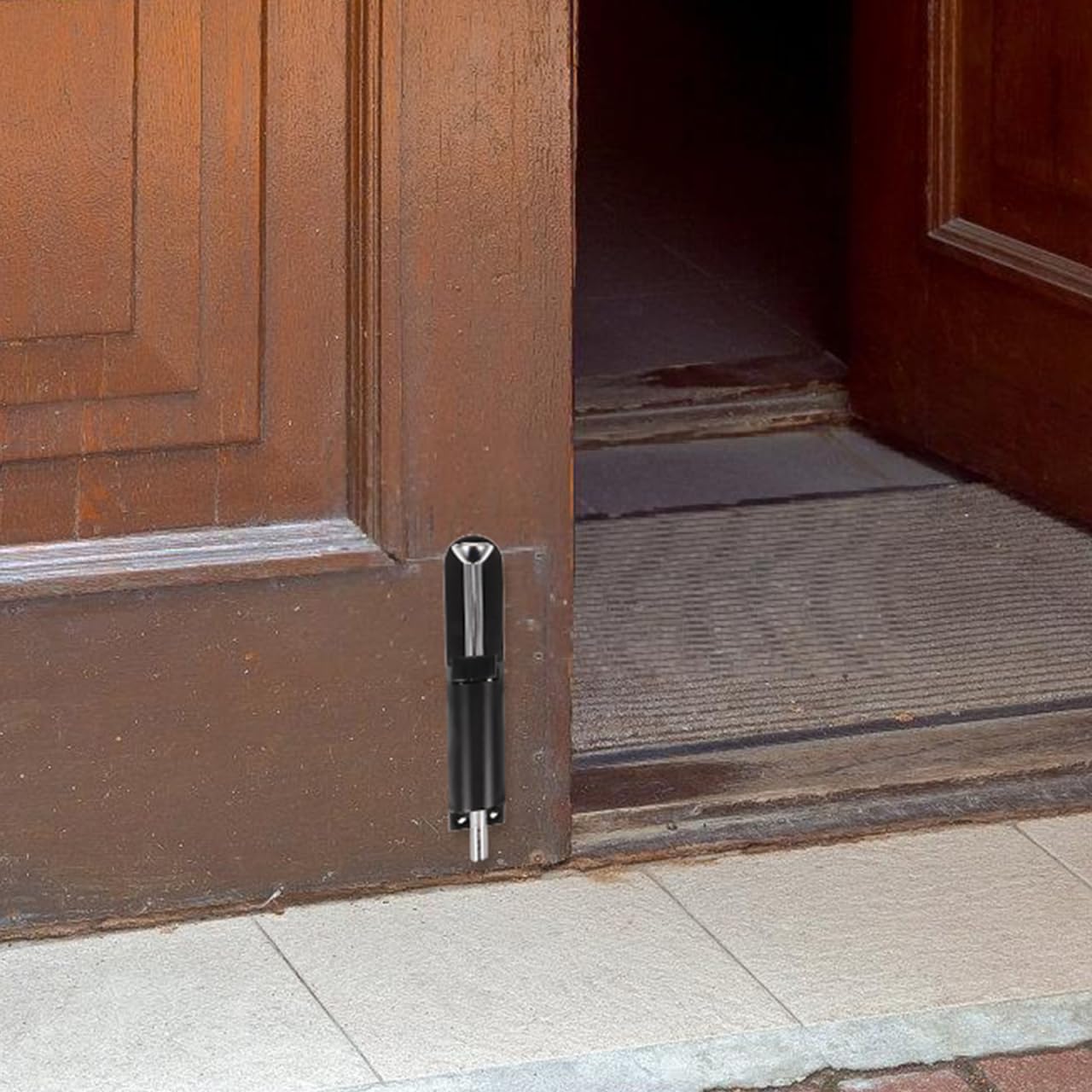 An application scenario or product detail of spring lock door - Image 5