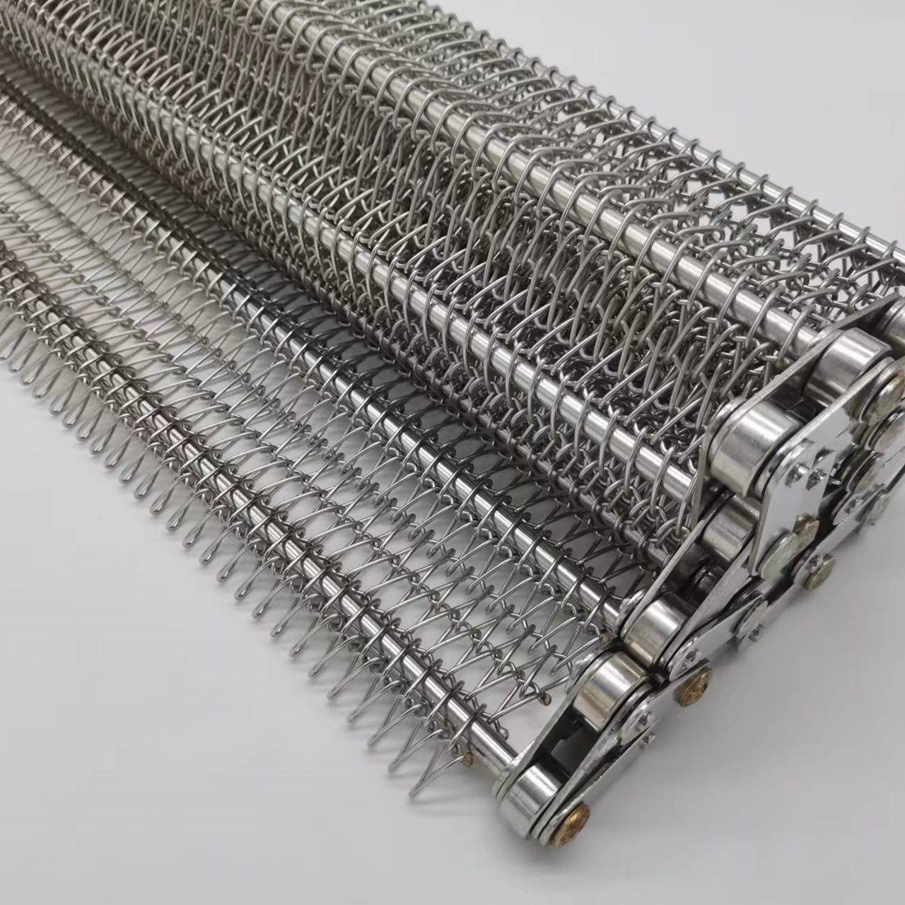An application scenario or product detail of stainless steel conveyor belts - Image 3