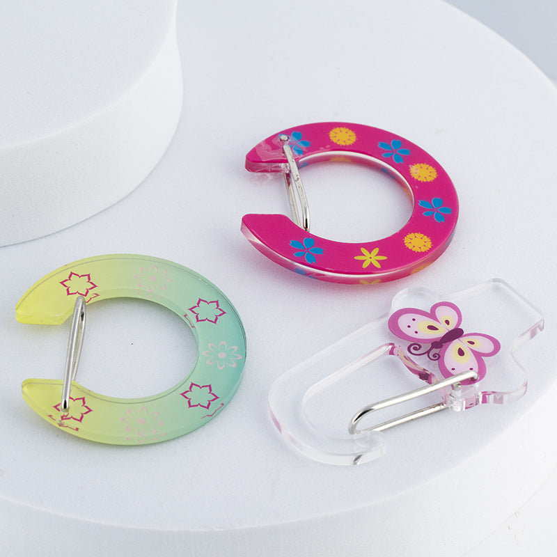 An application scenario or product detail of star carabiner acrylic - Image 12