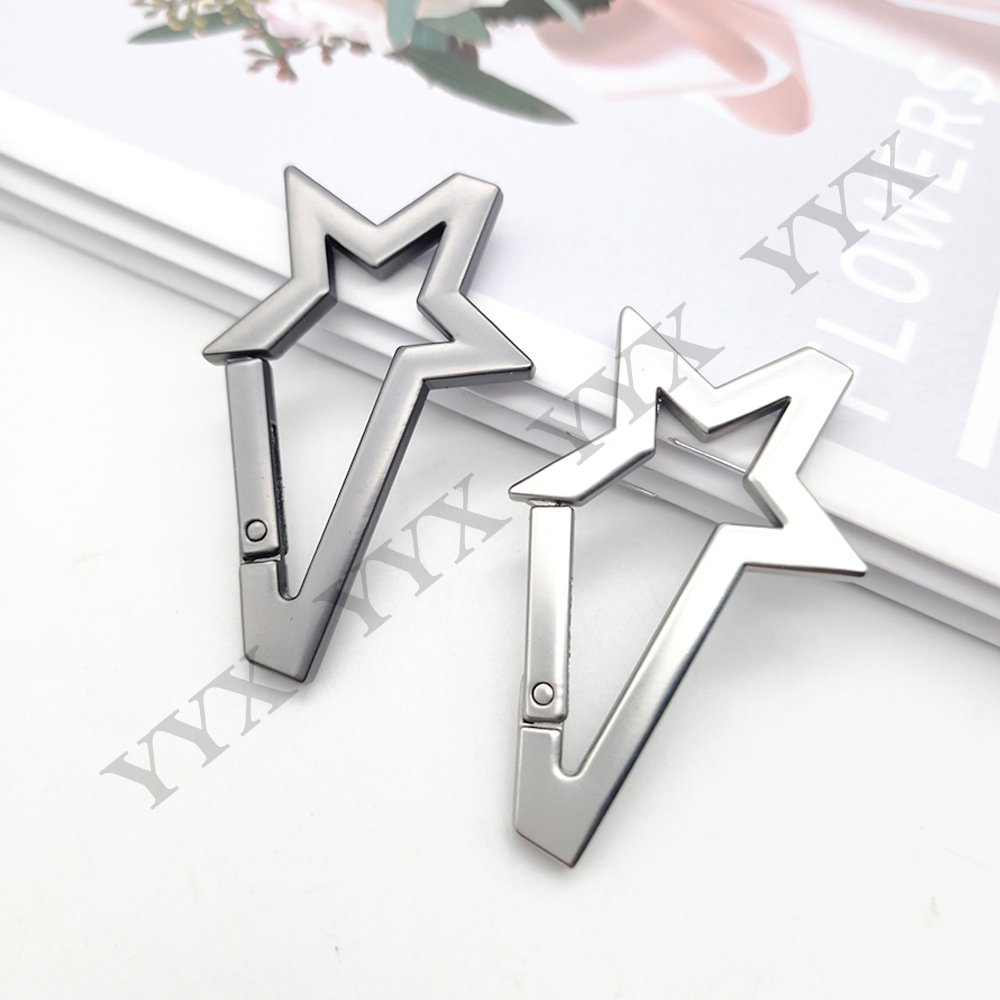An application scenario or product detail of star carabiner - Image 17