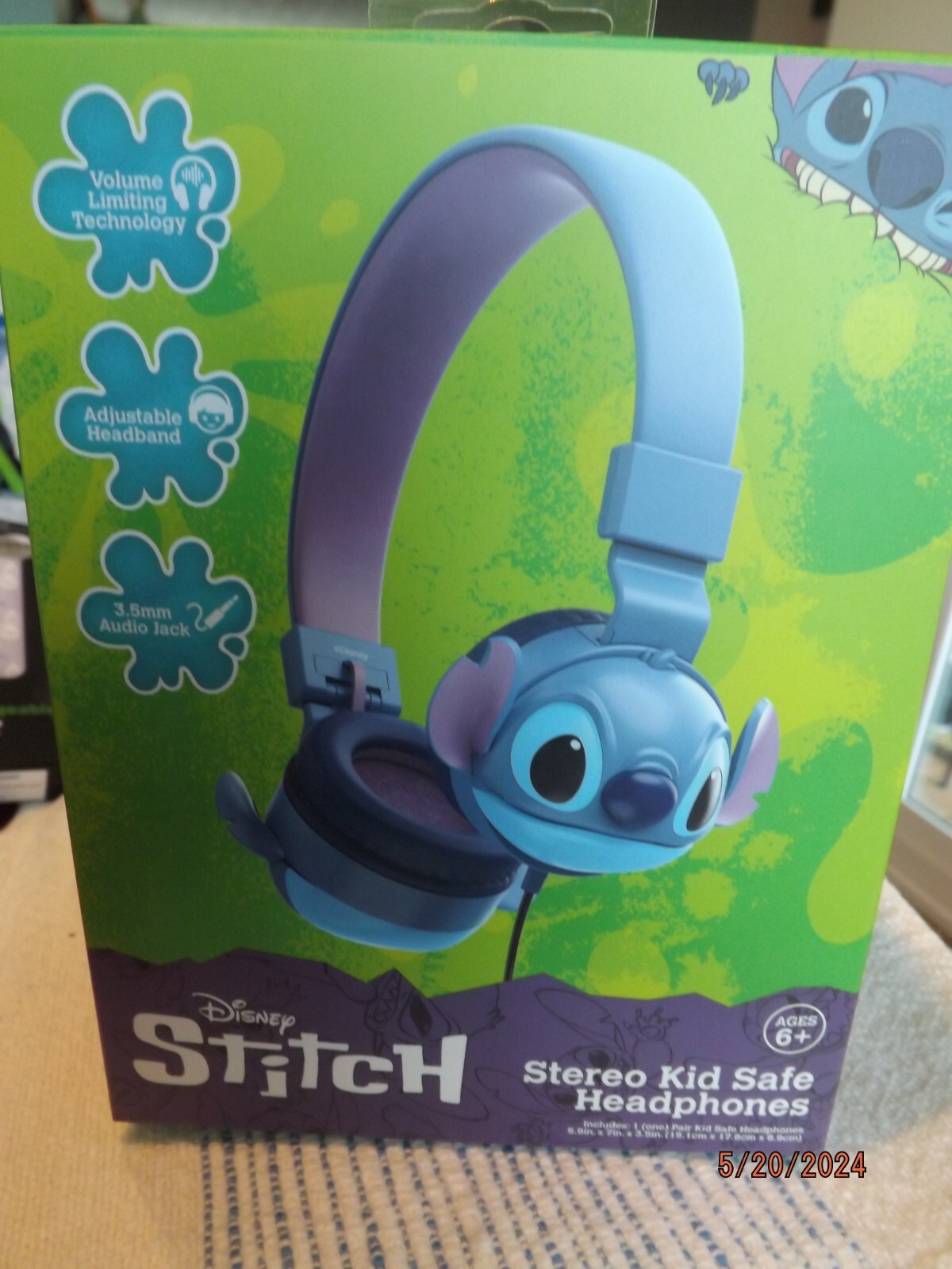 An application scenario or product detail of stitch headphones - Image 5