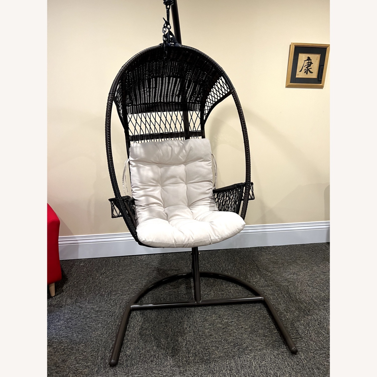 An application scenario or product detail of swingasan chair and stand - Image 5