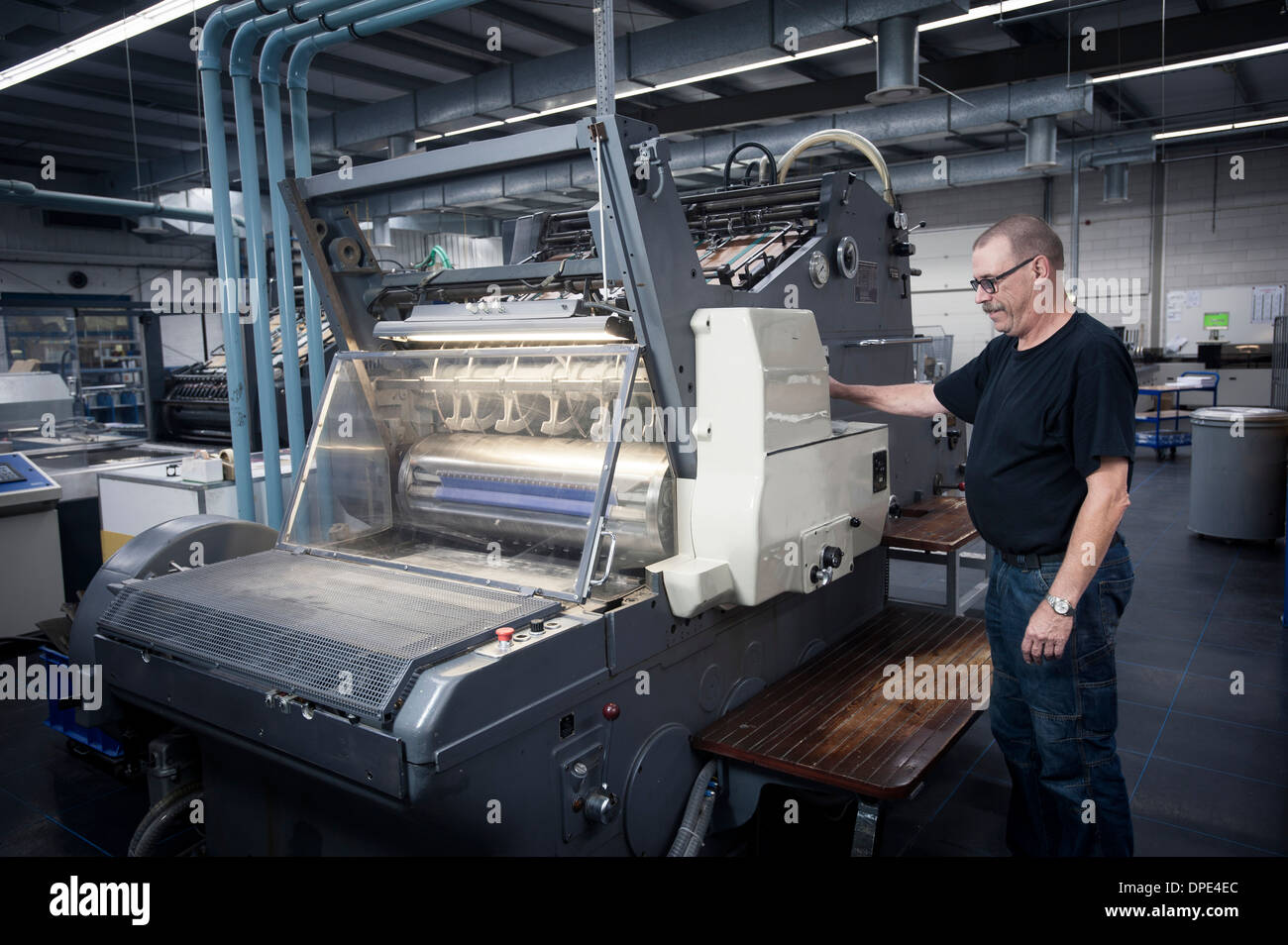An application scenario or product detail of t shirt production machine - Image 21