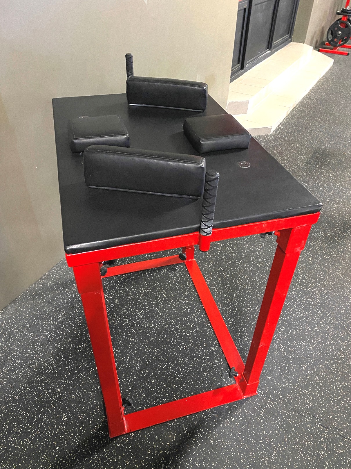 An application scenario or product detail of table de bras de fer - Image 10