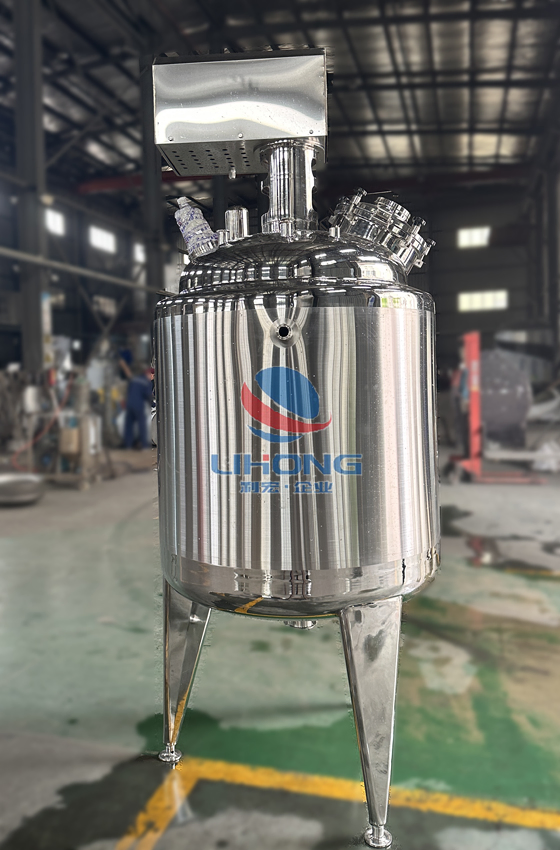 An application scenario or product detail of tank with mixer - Image 17