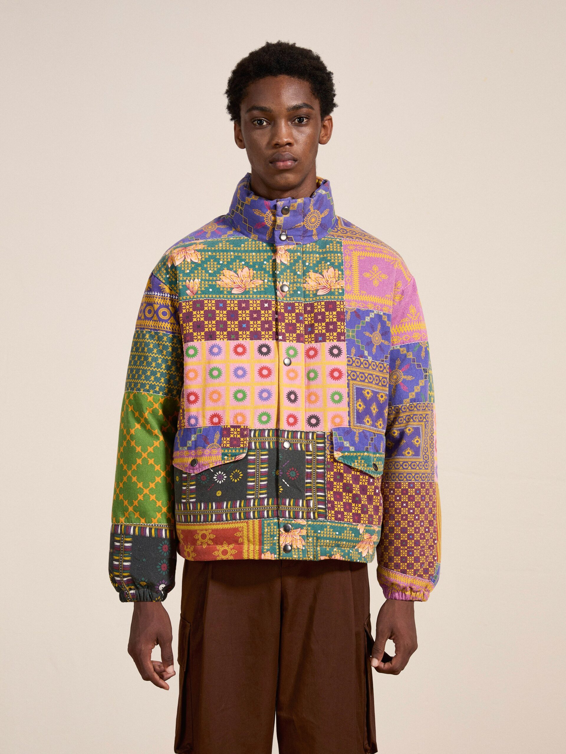 An application scenario or product detail of tapestry jacket - Image 11