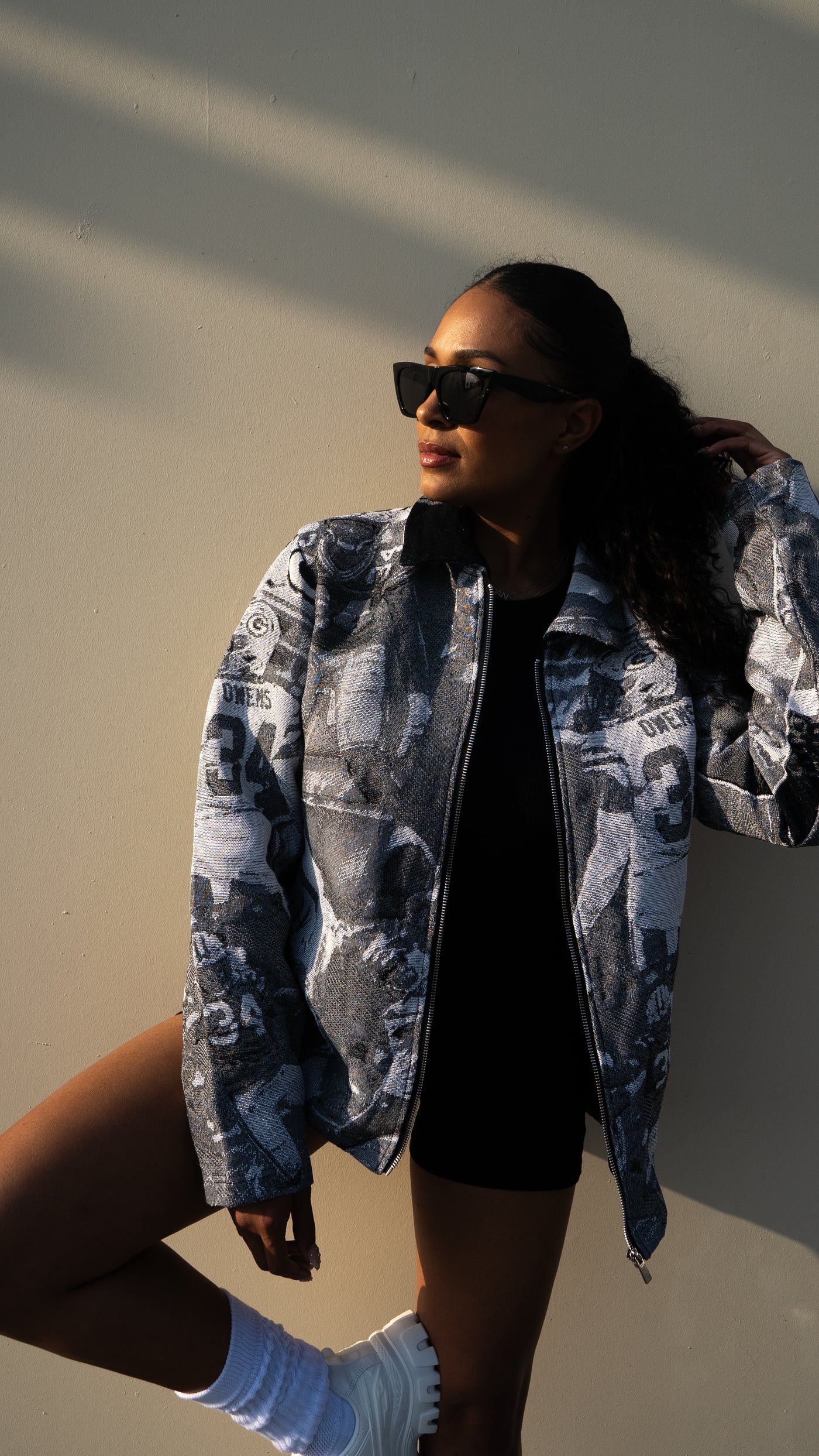 An application scenario or product detail of tapestry jacket - Image 19