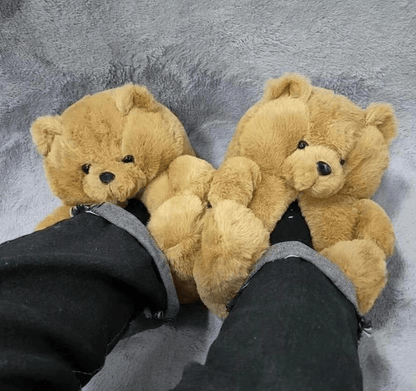 An application scenario or product detail of teddy bear slippers - Image 10