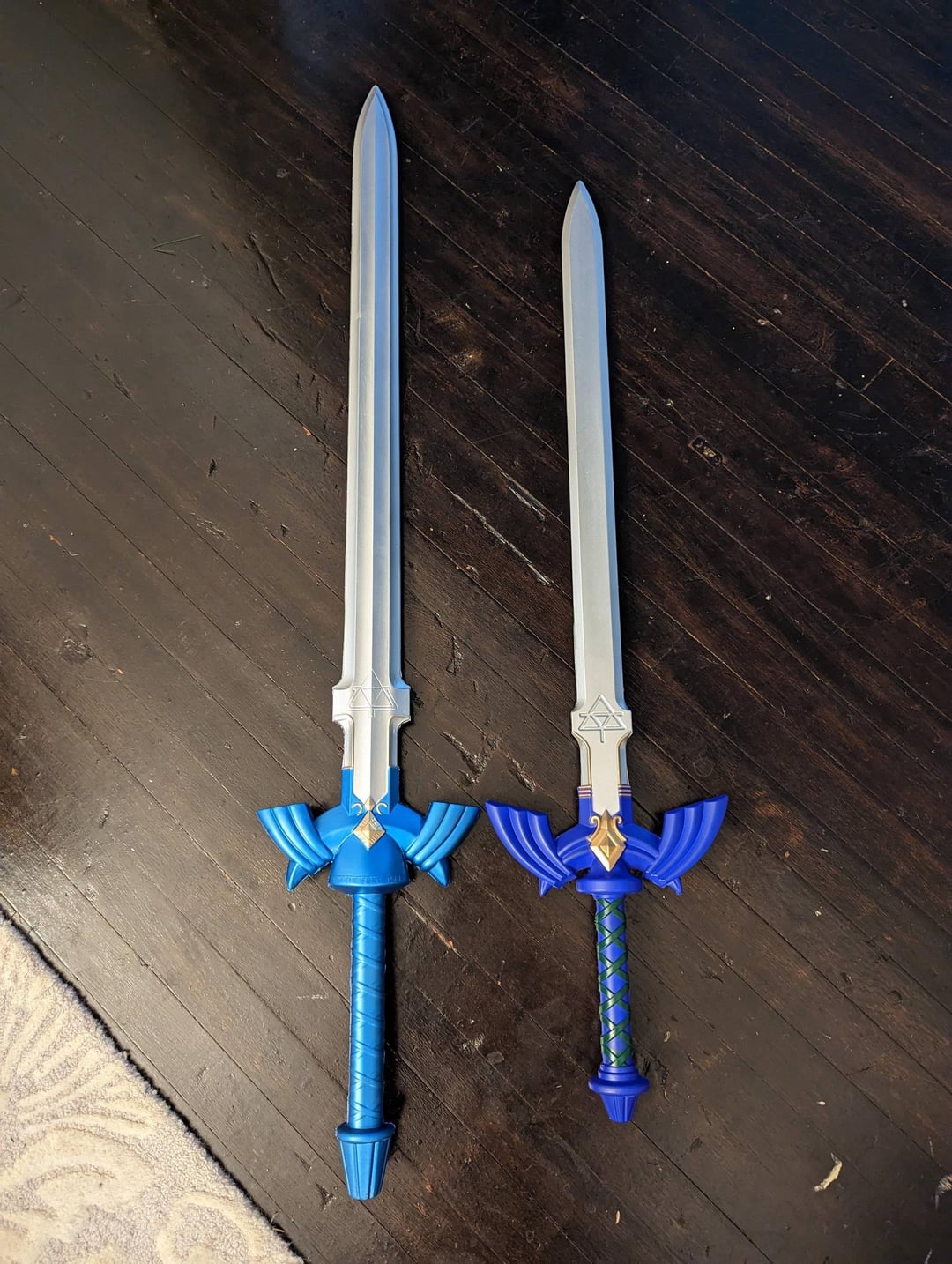 An application scenario or product detail of the legend of zelda master sword foam replica - Image 21