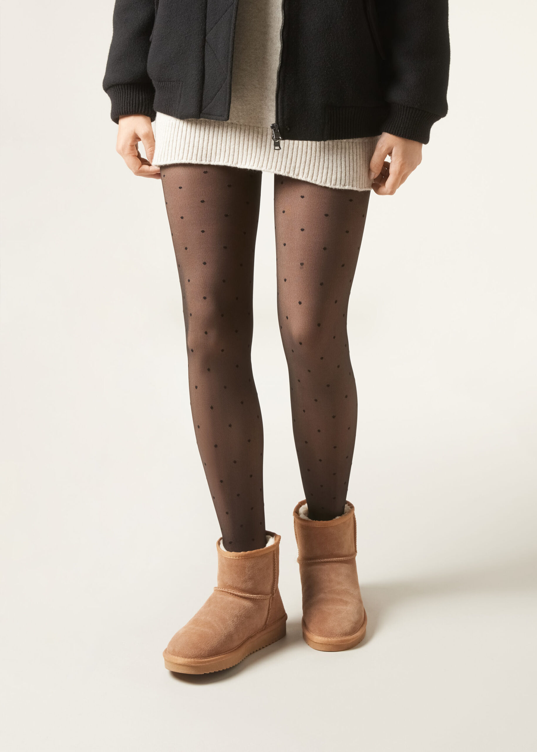 An application scenario or product detail of thermal stockings - Image 14