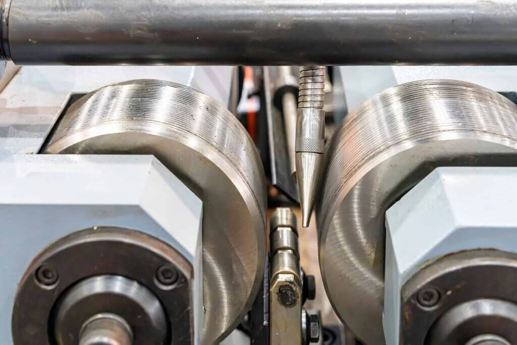 Featured image for the thread rolling guide
