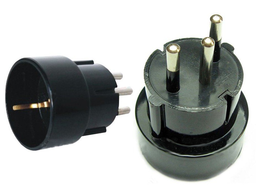 An application scenario or product detail of three prong european plug - Image 5