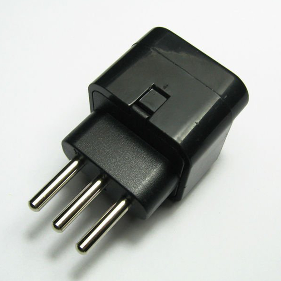 An application scenario or product detail of three prong european plug - Image 16