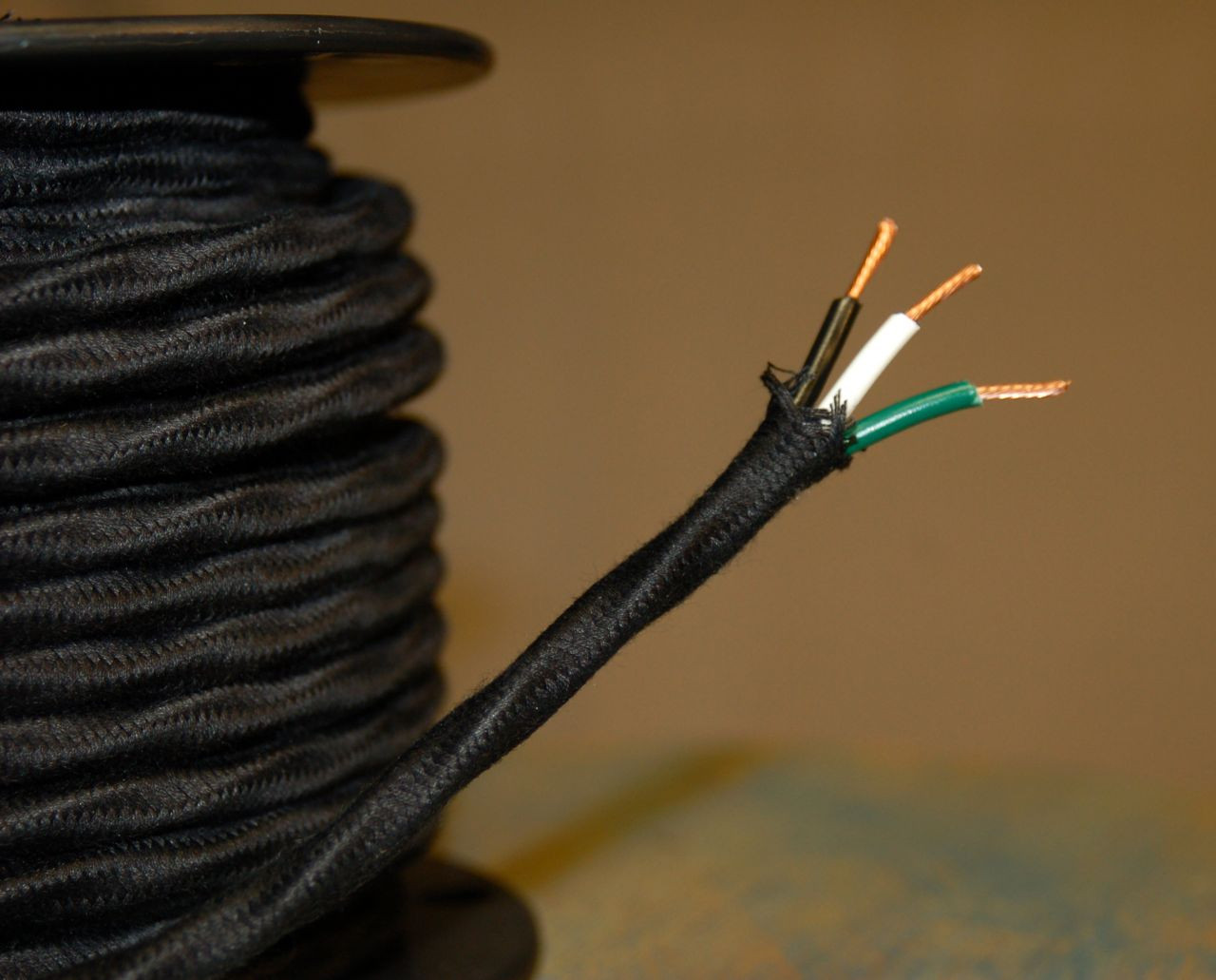 An application scenario or product detail of three wire cord - Image 17