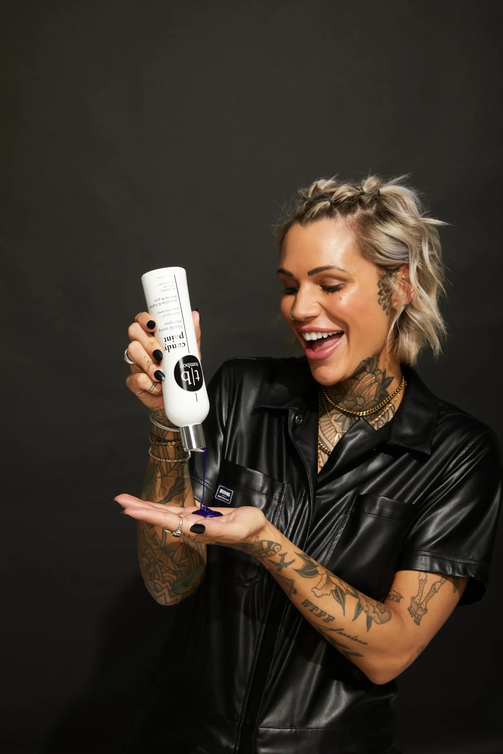 An application scenario or product detail of tomboy hair - Image 3