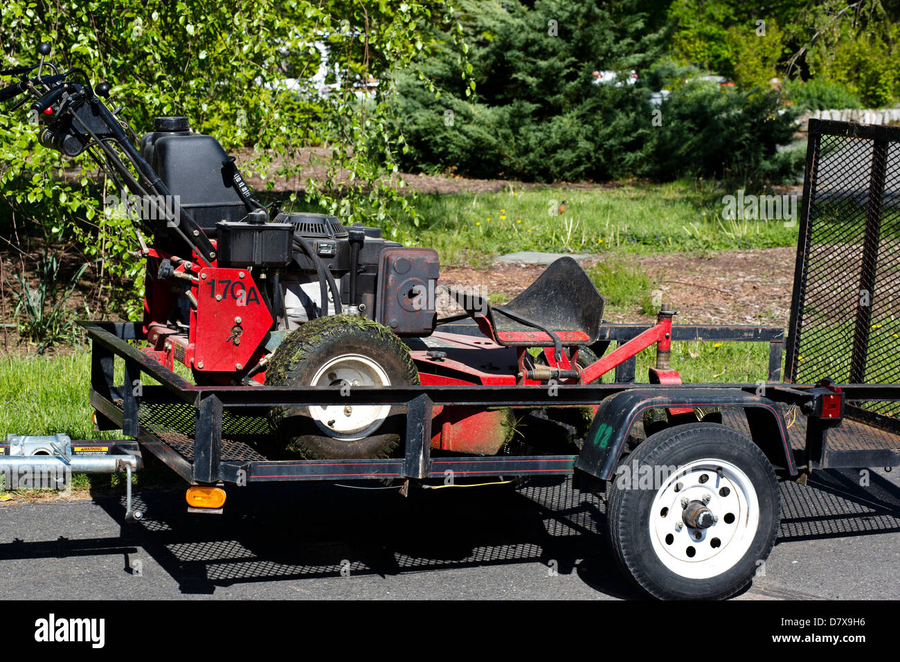 An application scenario or product detail of trailer for sit on mower - Image 8