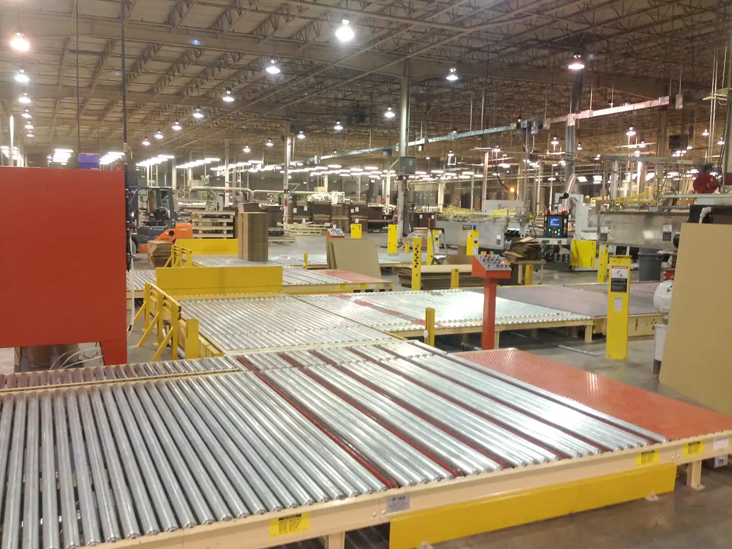 An application scenario or product detail of transfer conveyor systems - Image 19
