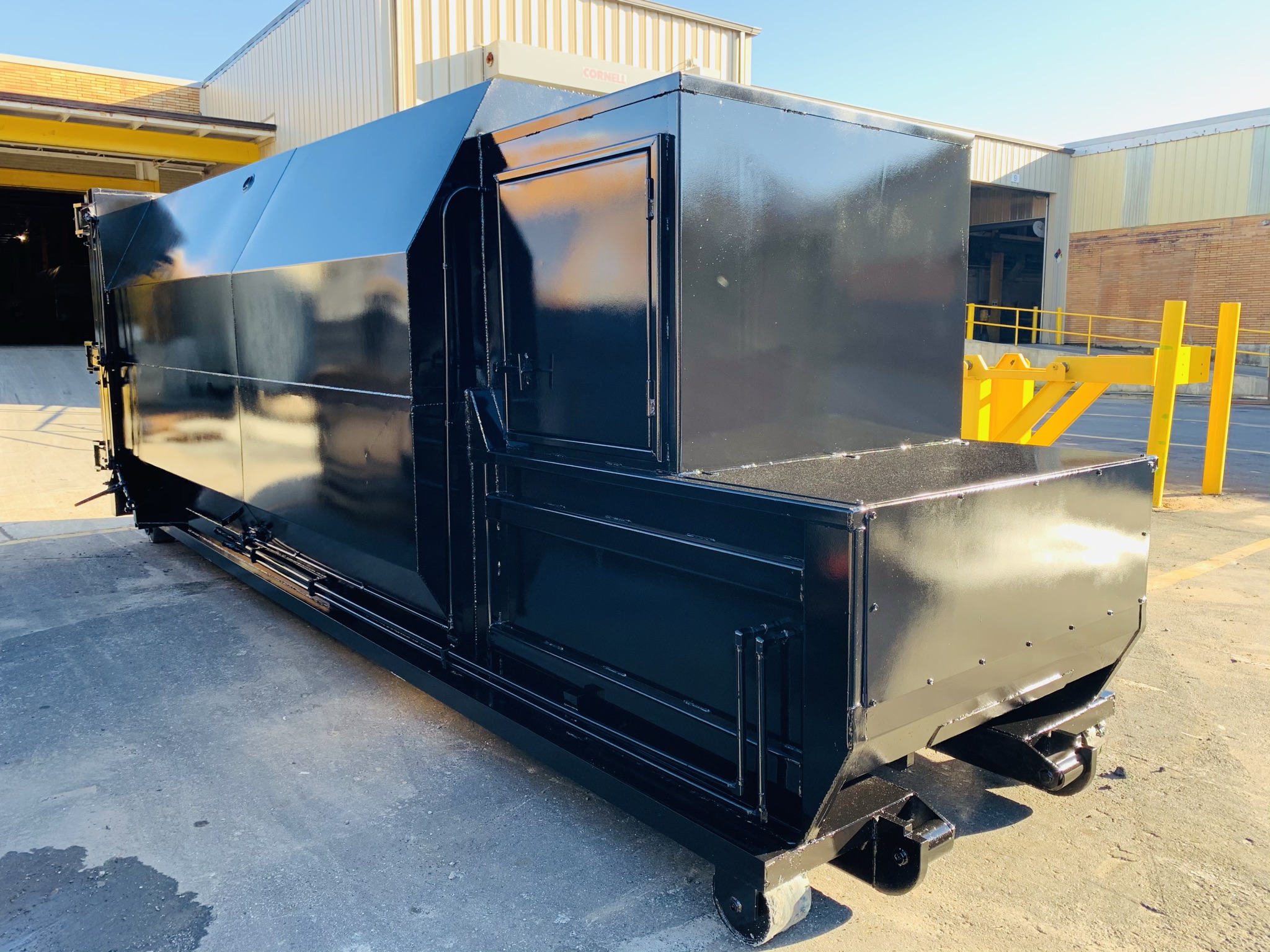 An application scenario or product detail of trash compactor machine - Image 8